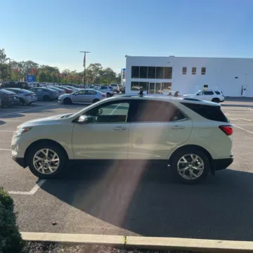 More photos of 2020 Chevrolet Equinox Premier at Indy Auto Man, IN