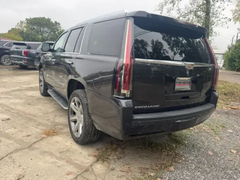 More photos of 2016 Cadillac Escalade Luxury at Indy Auto Man, IN