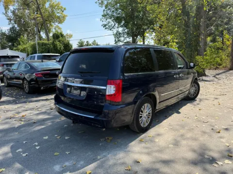 More photos of 2014 Chrysler Town & Country 30th Anniversary Edition at Indy Auto Man, IN