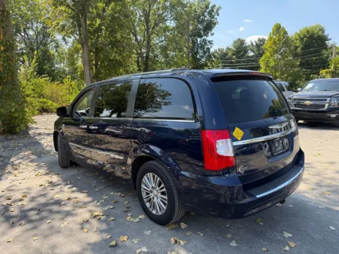 More photos of 2014 Chrysler Town & Country 30th Anniversary Edition at Indy Auto Man, IN