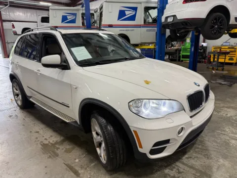 White 2013 BMW X5 xDrive35i Sport Activity for sale in Indianapolis, IN