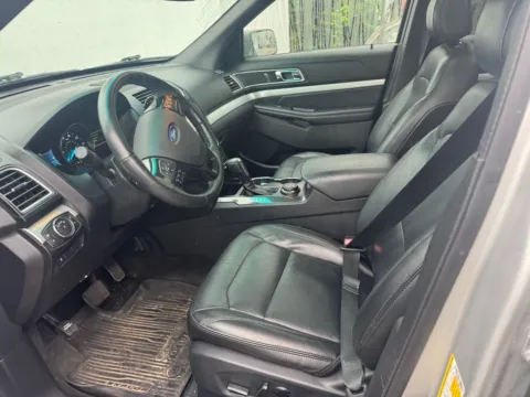 More photos of 2017 Ford Explorer XLT at Indy Auto Man, IN