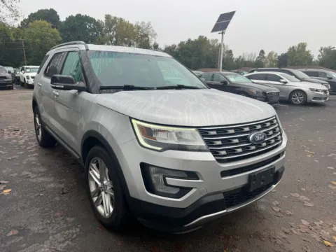Silver 2017 Ford Explorer XLT for sale in Indianapolis, IN