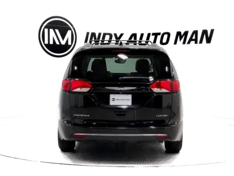 More photos of 2017 Chrysler Pacifica Limited at Indy Auto Man - Indianapolis, IN