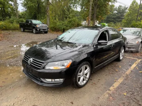 Photos of 2015 Volkswagen Passat 1.8T SE w/Sunroof/Nav for sale in Indianapolis, IN at Indy Auto Man