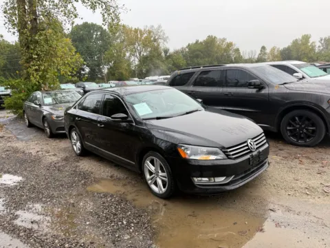 Black 2015 Volkswagen Passat 1.8T SE w/Sunroof/Nav for sale in Indianapolis, IN