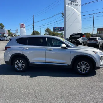 More photos of 2020 Hyundai Santa Fe SE at Indy Auto Man, IN