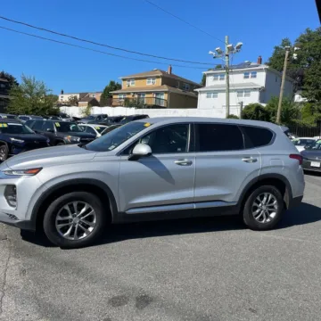 More photos of 2020 Hyundai Santa Fe SE at Indy Auto Man, IN