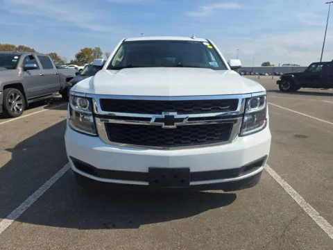 Photos of 2019 Chevrolet Suburban LT for sale in Indianapolis, IN at Indy Auto Man
