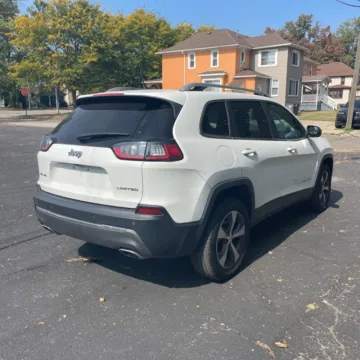 More photos of 2019 Jeep Cherokee Limited at Indy Auto Man, IN