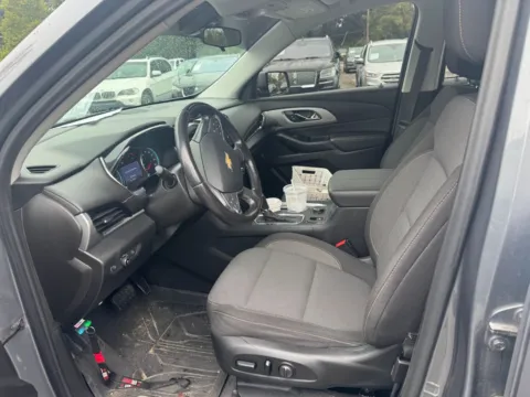 More photos of 2020 Chevrolet Traverse LT 1LT at Indy Auto Man, IN