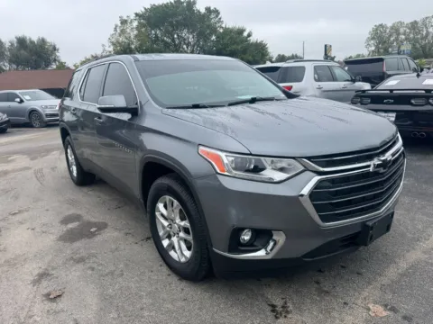 Gray 2020 Chevrolet Traverse LT 1LT for sale in Indianapolis, IN