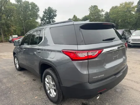 More photos of 2020 Chevrolet Traverse LT 1LT at Indy Auto Man, IN