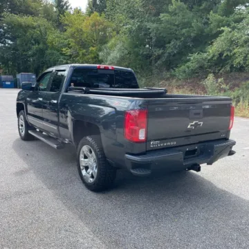 More photos of 2017 Chevrolet Silverado 1500 LTZ 2LZ at Indy Auto Man, IN