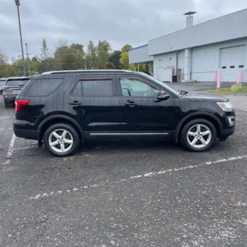 More photos of 2016 Ford Explorer XLT at Indy Auto Man, IN