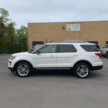 More photos of 2018 Ford Explorer XLT at Indy Auto Man, IN