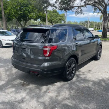 More photos of 2018 Ford Explorer XLT at Indy Auto Man, IN
