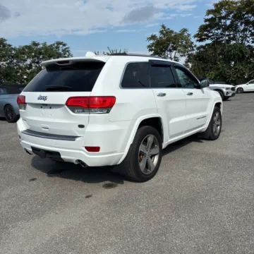More photos of 2016 Jeep Grand Cherokee Overland at Indy Auto Man, IN