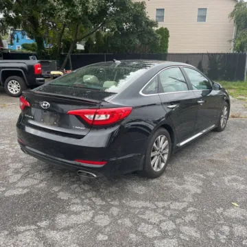 More photos of 2017 Hyundai Sonata Limited at Indy Auto Man, IN