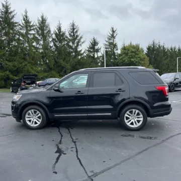 More photos of 2019 Ford Explorer XLT at Indy Auto Man, IN