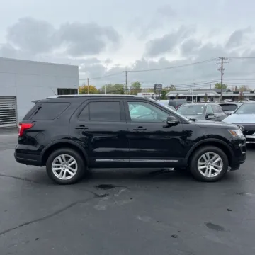 More photos of 2019 Ford Explorer XLT at Indy Auto Man, IN