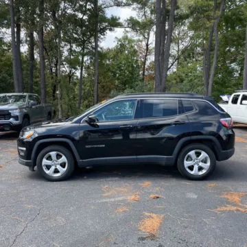 More photos of 2018 Jeep Compass Latitude at Indy Auto Man, IN