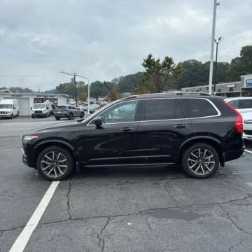 More photos of 2019 Volvo XC90 T5 Momentum at Indy Auto Man, IN