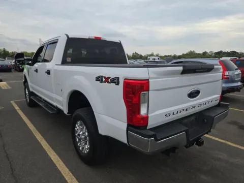 More photos of 2019 Ford F-250SD XLT at Indy Auto Man, IN