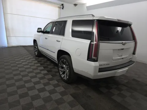 More photos of 2017 Cadillac Escalade Platinum Edition at Indy Auto Man, IN