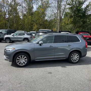 More photos of 2016 Volvo XC90 T6 Momentum at Indy Auto Man, IN