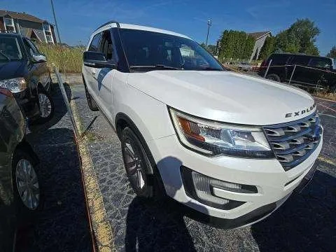 White 2017 Ford Explorer XLT for sale in Indianapolis, IN