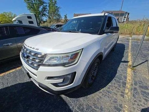 Photos of 2017 Ford Explorer XLT for sale in Indianapolis, IN at Indy Auto Man