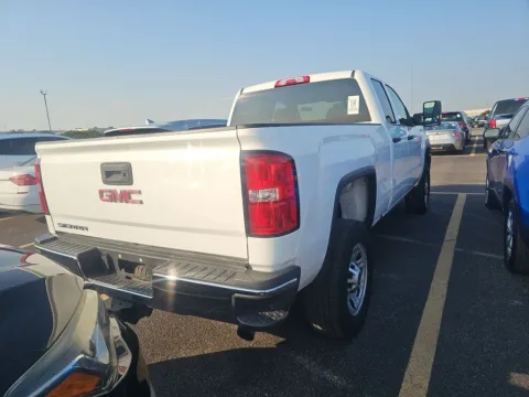 More photos of 2019 GMC Sierra 2500HD at Indy Auto Man, IN