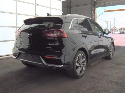 More photos of 2017 Kia Niro Touring at Indy Auto Man, IN