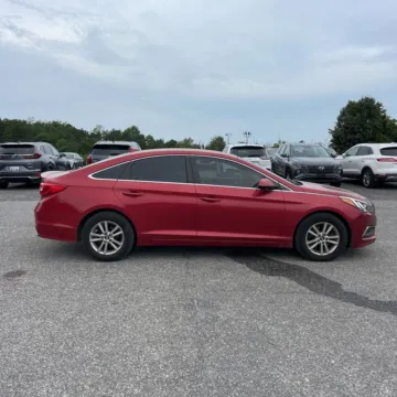 More photos of 2017 Hyundai Sonata SE at Indy Auto Man, IN