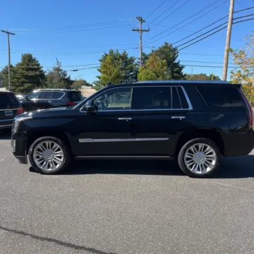 More photos of 2018 Cadillac Escalade Platinum Edition at Indy Auto Man, IN
