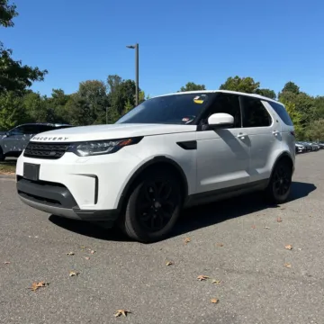 Another view of 2017 Land Rover Discovery SE for sale in Indianapolis, IN at Indy Auto Man
