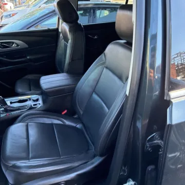 More photos of 2019 Chevrolet Traverse 3LT at Indy Auto Man, IN