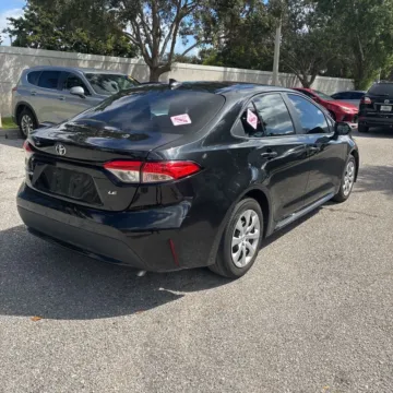 More photos of 2022 Toyota Corolla LE at Indy Auto Man, IN