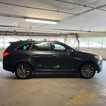 More photos of 2016 Kia Sorento SX Limited at Indy Auto Man, IN