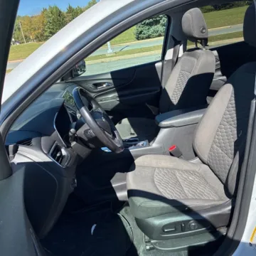 More photos of 2021 Chevrolet Equinox LT at Indy Auto Man, IN