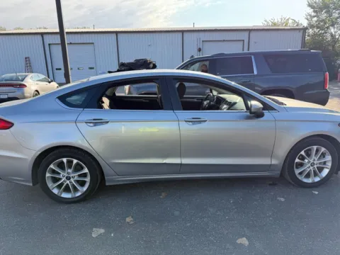More photos of 2020 Ford Fusion Hybrid SE at Indy Auto Man, IN