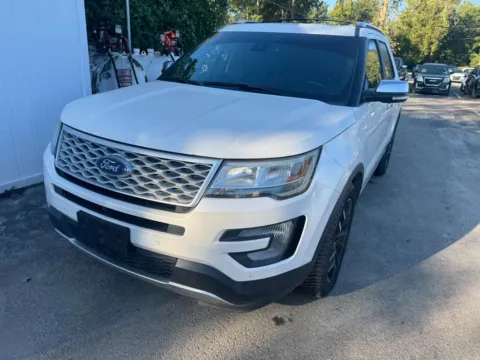 Photos of 2016 Ford Explorer Platinum for sale in Indianapolis, IN at Indy Auto Man