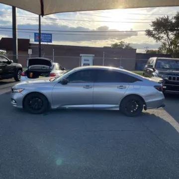 More photos of 2019 Honda Accord Sport at Indy Auto Man, IN