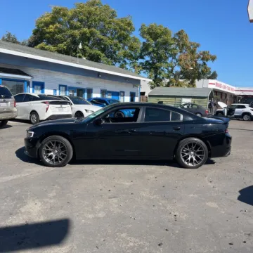 More photos of 2018 Dodge Charger R/T at Indy Auto Man, IN