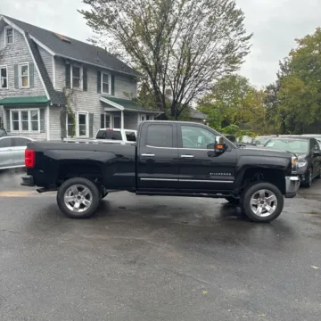 More photos of 2017 Chevrolet Silverado 1500 LTZ 1LZ at Indy Auto Man, IN