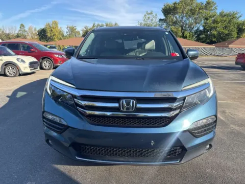 Photos of 2016 Honda Pilot Elite for sale in Indianapolis, IN at Indy Auto Man