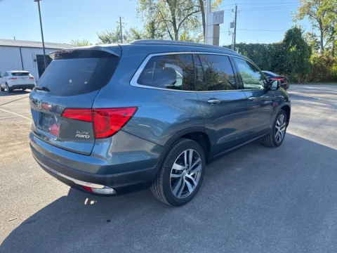 More photos of 2016 Honda Pilot Elite at Indy Auto Man, IN