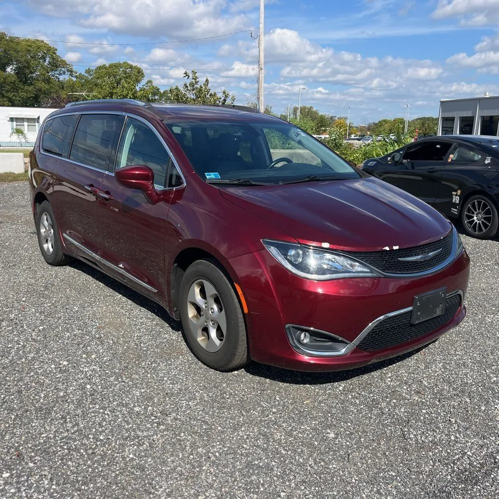 2017 Chrysler Pacifica Touring-L Plus