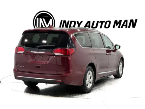 More photos of 2017 Chrysler Pacifica Touring L Plus at Indy Auto Man, IN